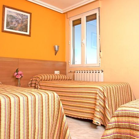 Hostal Europa Pension Irun Exteriér fotografie